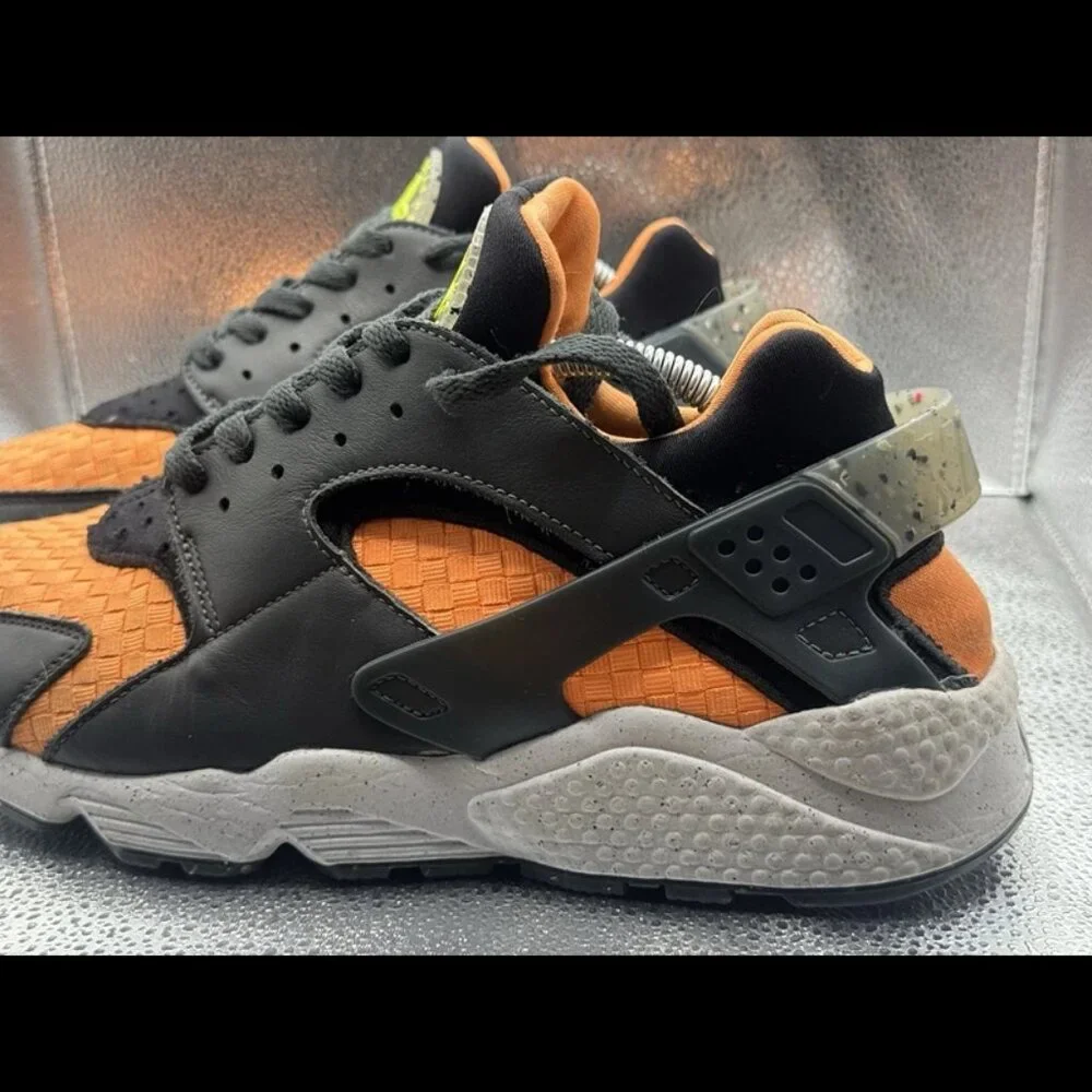 Size 11 - Nike Air Huarache Crater Premium Low Black Atomic Orange DQ5013-001‎